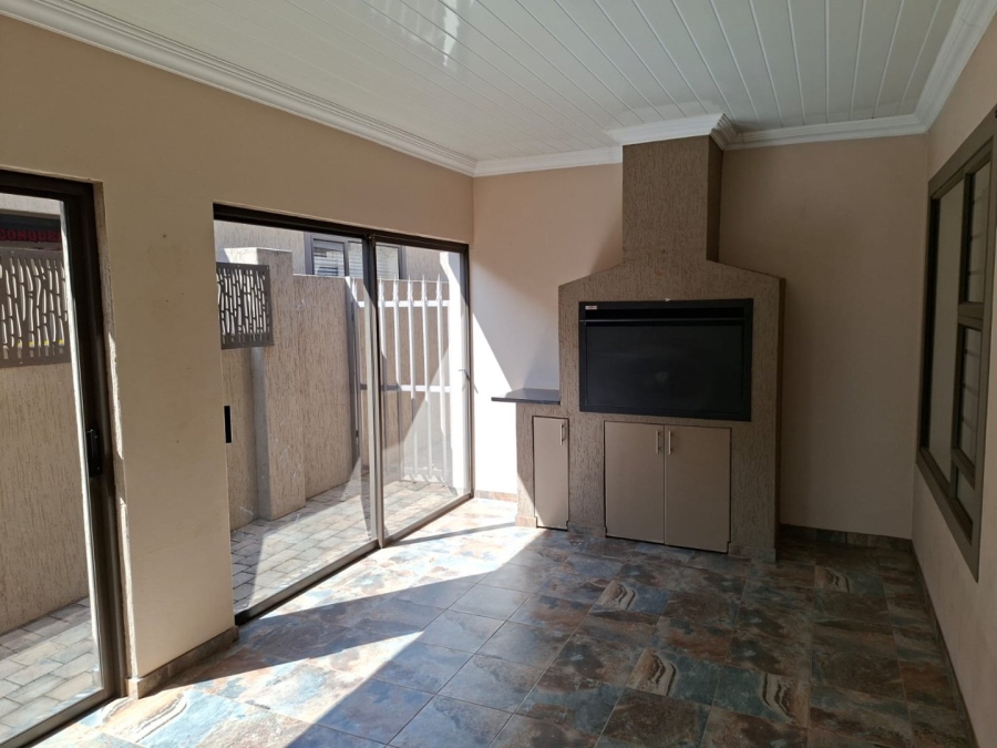 To Let 2 Bedroom Property for Rent in Wilkoppies North West